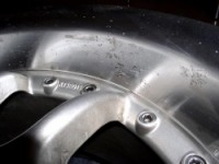 Leštenie rôznych motorových častí...